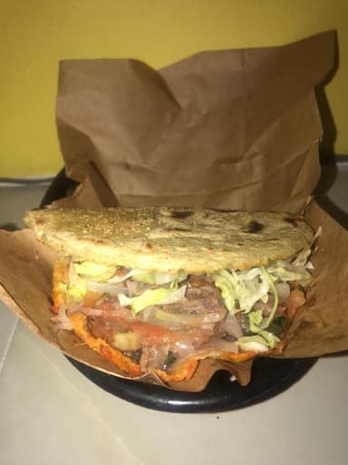 Gordita de Carne Deshebrada