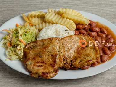 Almuerzo De Cerdo