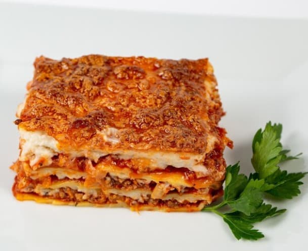 Lasagna Mixta + Gaseosa 12 Onz