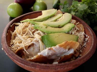 Chilaquiles en Salsa Suiza