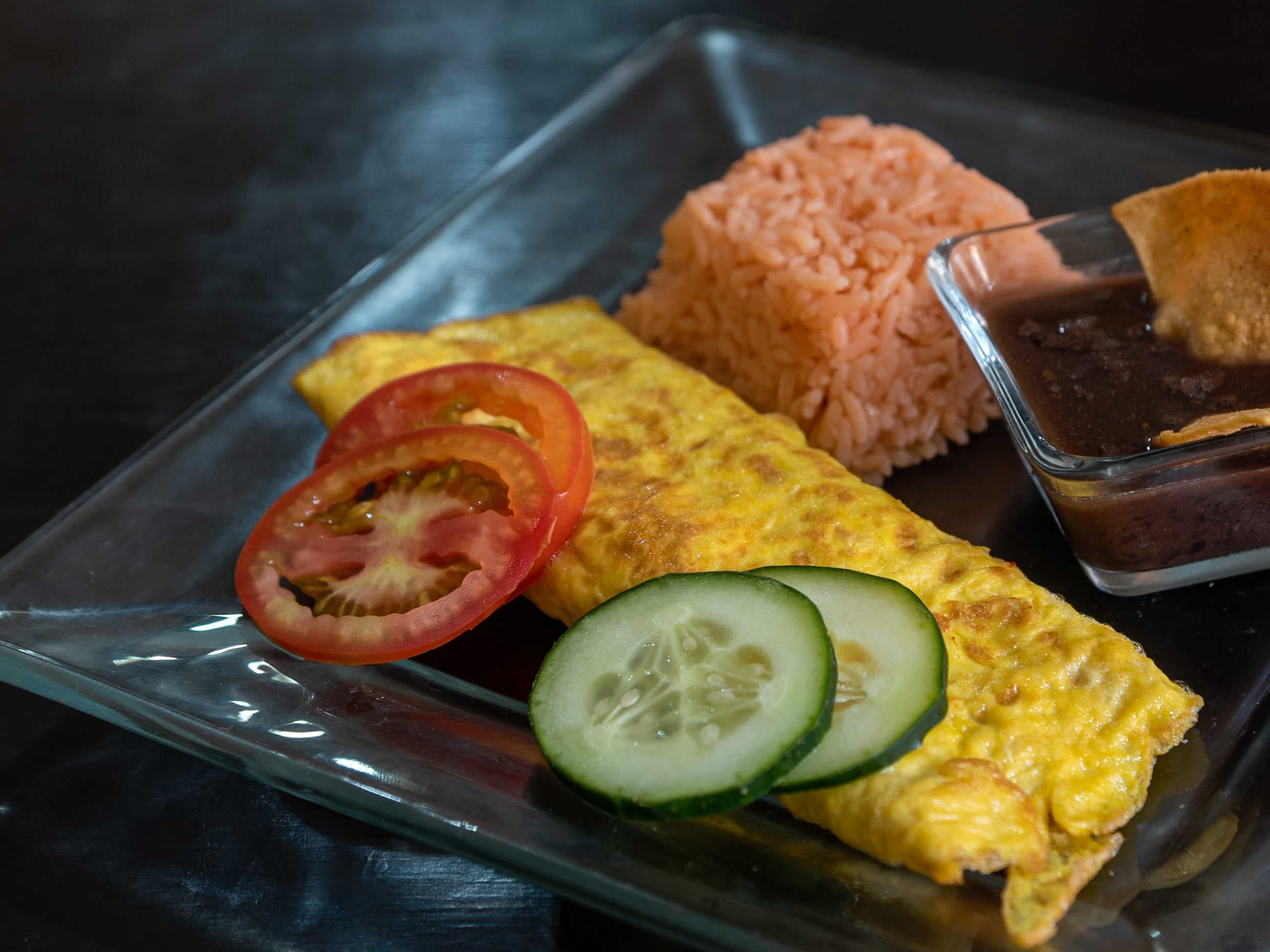 Omelette con queso y verduritas