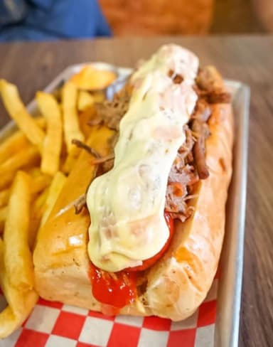 Perro Americano + Papas a la Francesa+ Gaseosa Per