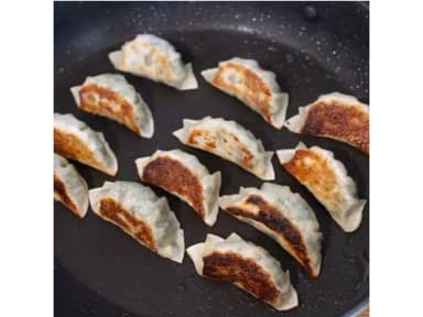 Dumplings con Cerdo y Cebollino (A LA PLANCHA)