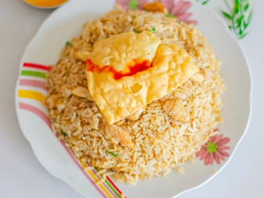 Chaufa de pollo + entrada