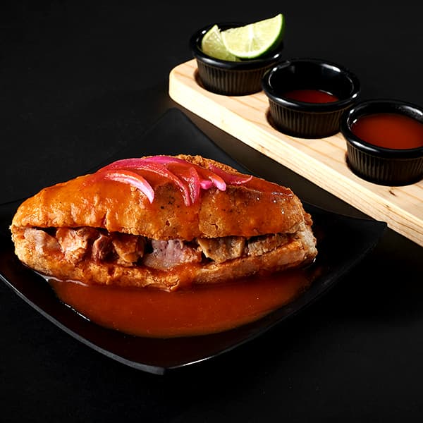 Torta Ahogada de Carnitas