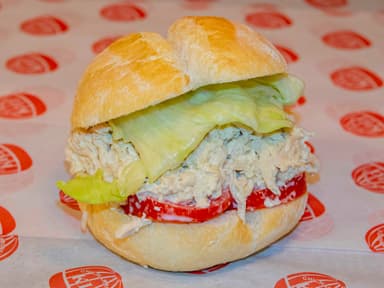Pan con Pollo Deshilachado