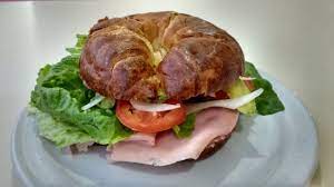 Cuernito de jamon