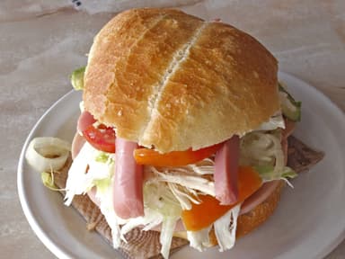 Torta Cubana + Jugo de Naranja