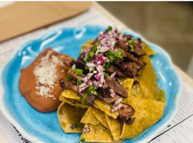 Chilaquiles con Lengua