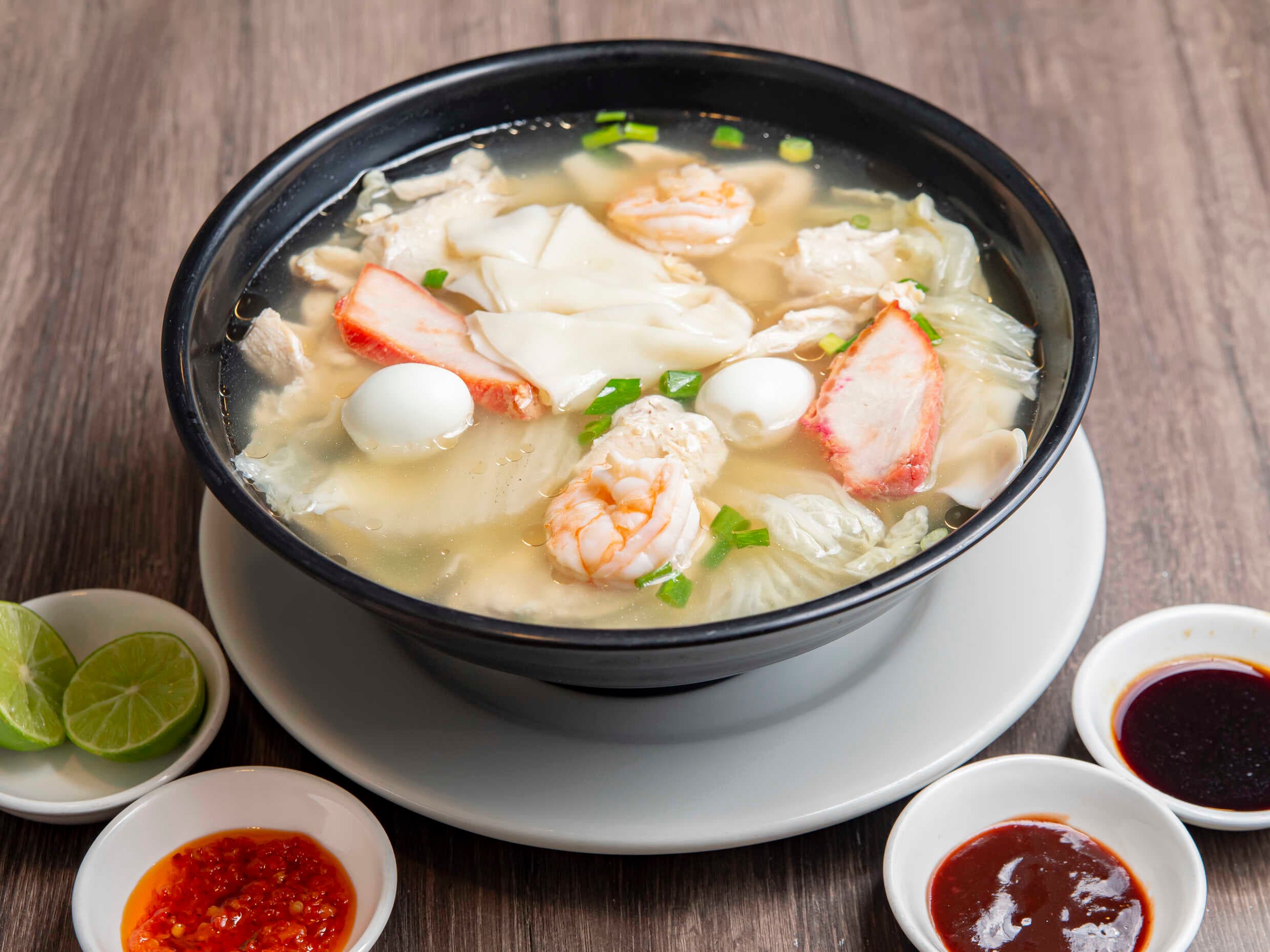 Sopa Wantán Especial Sopera
