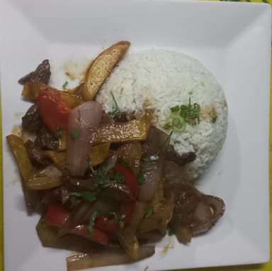 Combo 10 - LOMO SALTADO + GASEOSA  DE 600 ML