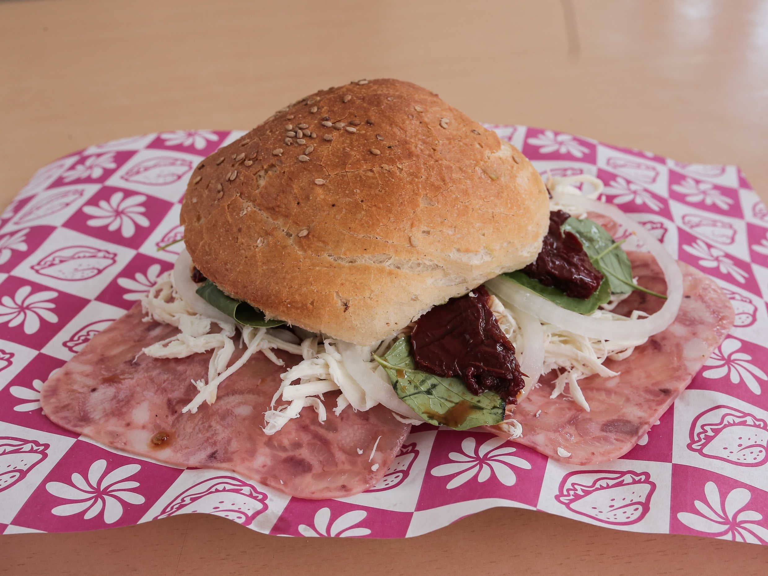Cemita de Queso de Puerco