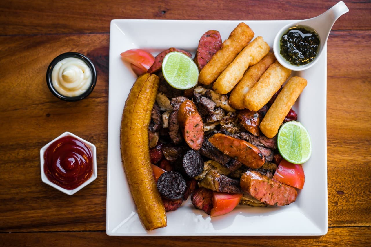 Combo - Picada Mediana 3 Personas + Gaseosa 1.5 Lt