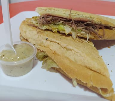 Sándwich de Ropa Vieja