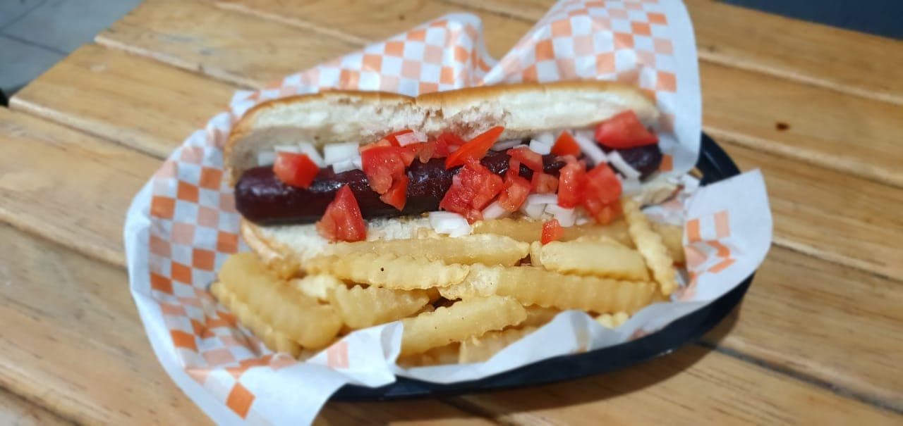 2 Hot Dog de Res con Papas a la Francesa