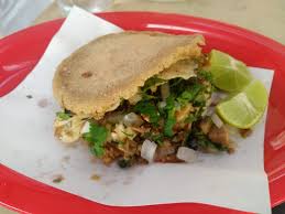 Combo gorditas de surtida/chicharrón+ bebida