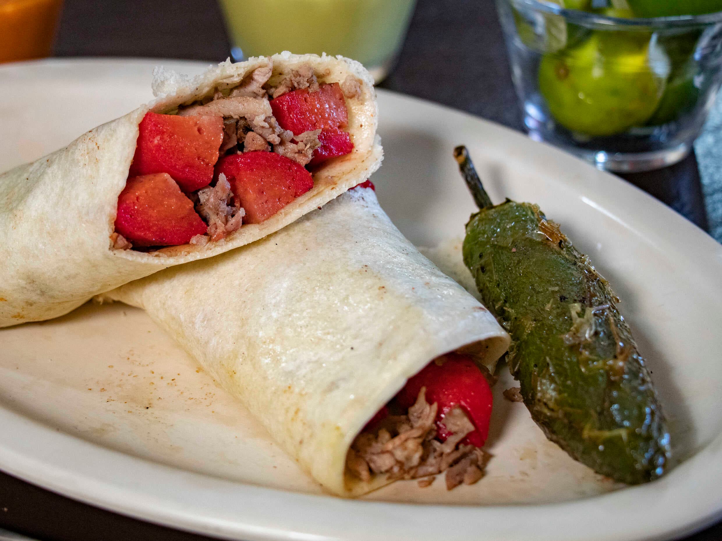 Burro de Asada Con Salchicha