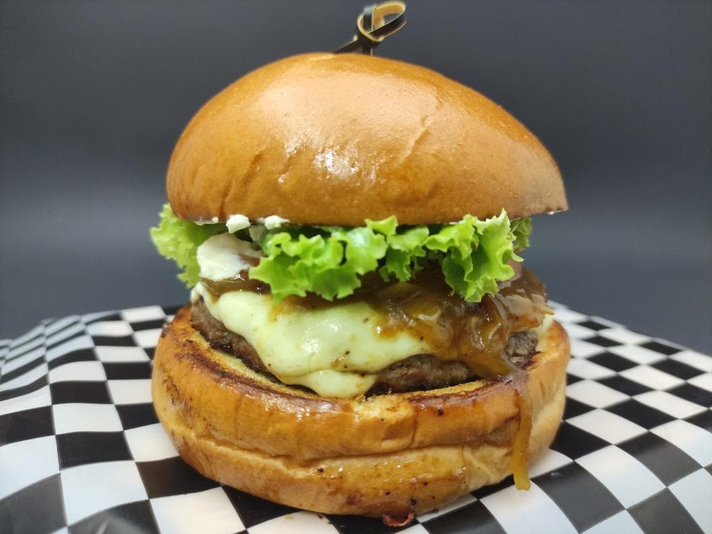 Hamburguesa Clásica Angus + Papas