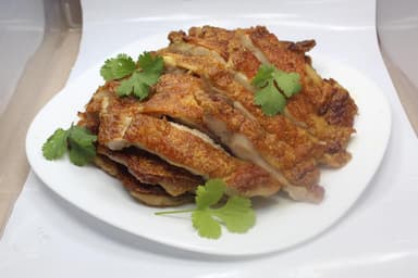 Pollo a la Plancha y Un Rollo Primavera.