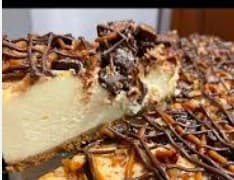 Rebanada de Pay de Queso con Chispas de Chocolate