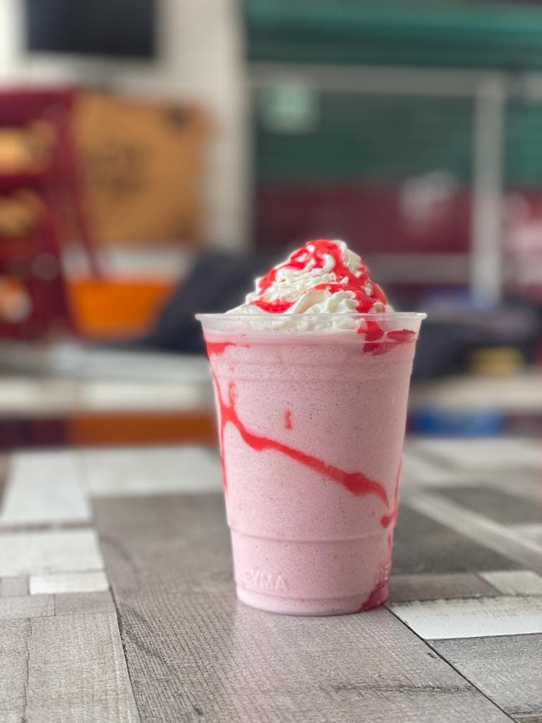 Frappé Fresa 16 Oz