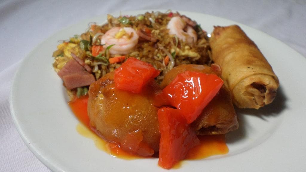 Arroz Chino, Agridulce de Pollo y Lumpia(Personal)