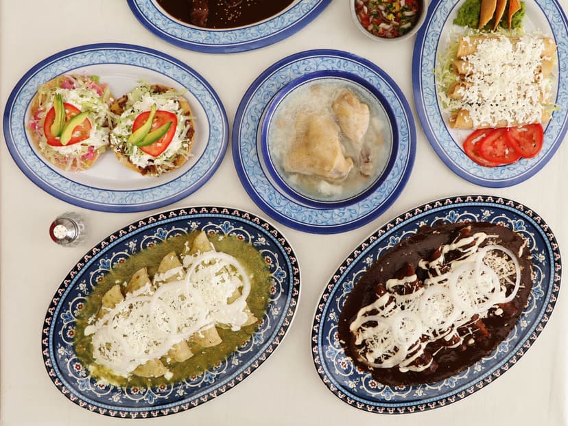 Ricos caldos de pollo Lupita