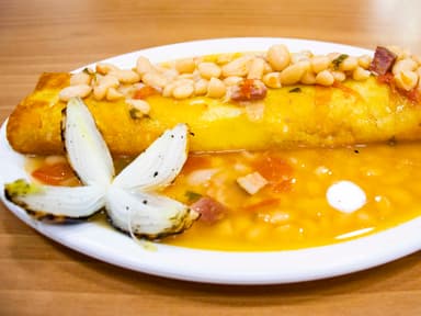 Chicharrón Especial de Queso con Rib-Eye