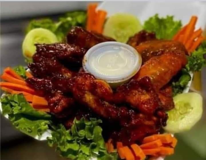 Combo 1. Alitas 6 pzas + 1 papas gajo + 1 refresco