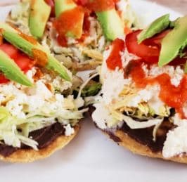 3 Tostadas + Agua Fresca 500 Ml