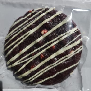 Galleta de red velvet con chocolate blanco