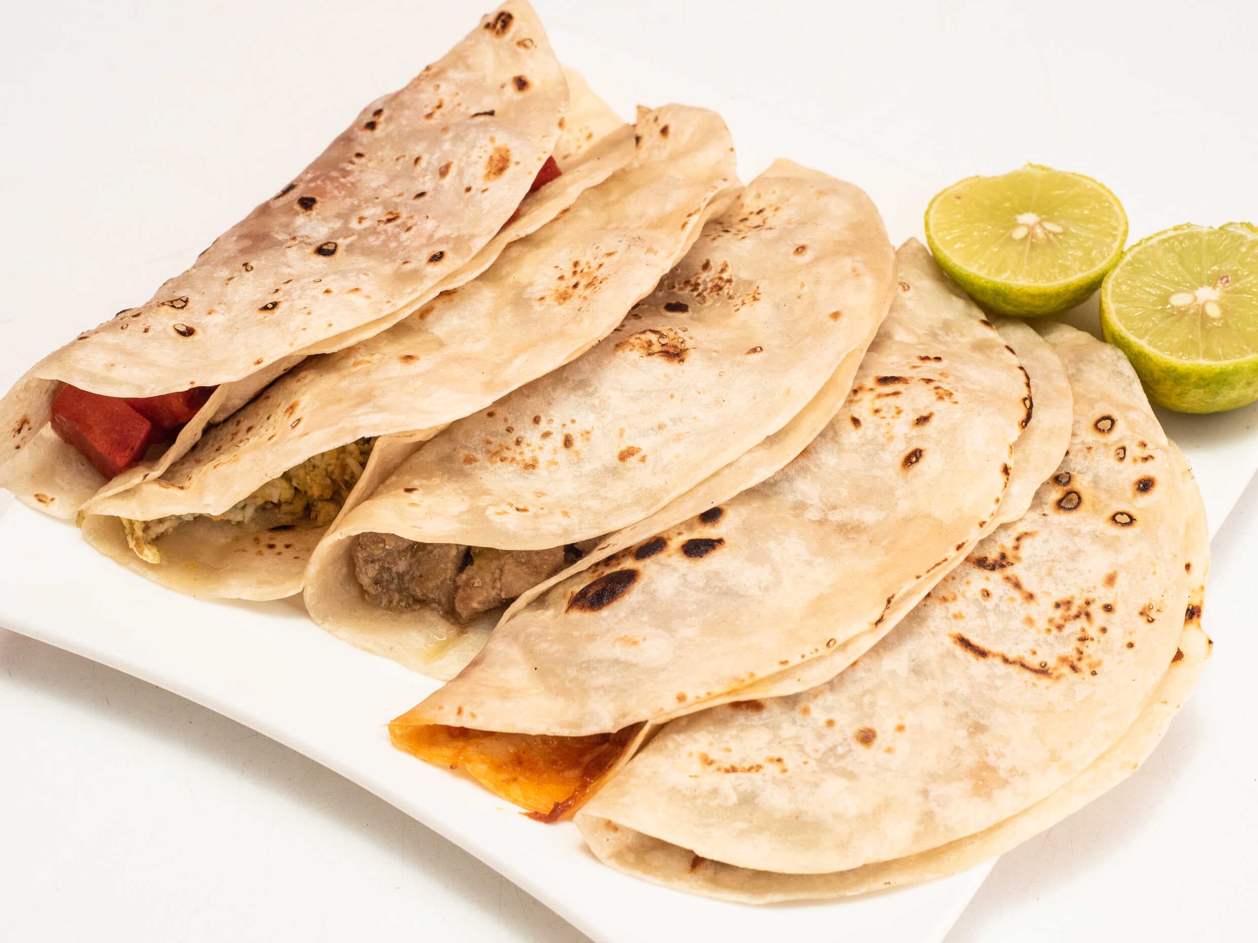 3 Taquitos + 2 Gorditas + Coca Cola 450 Ml