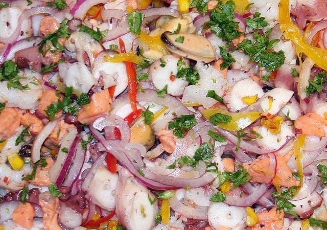 Ceviche mixto camarón y pescado
