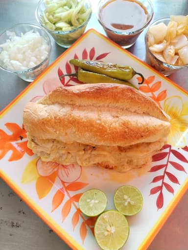 Lonche de Barbacoa con Queso