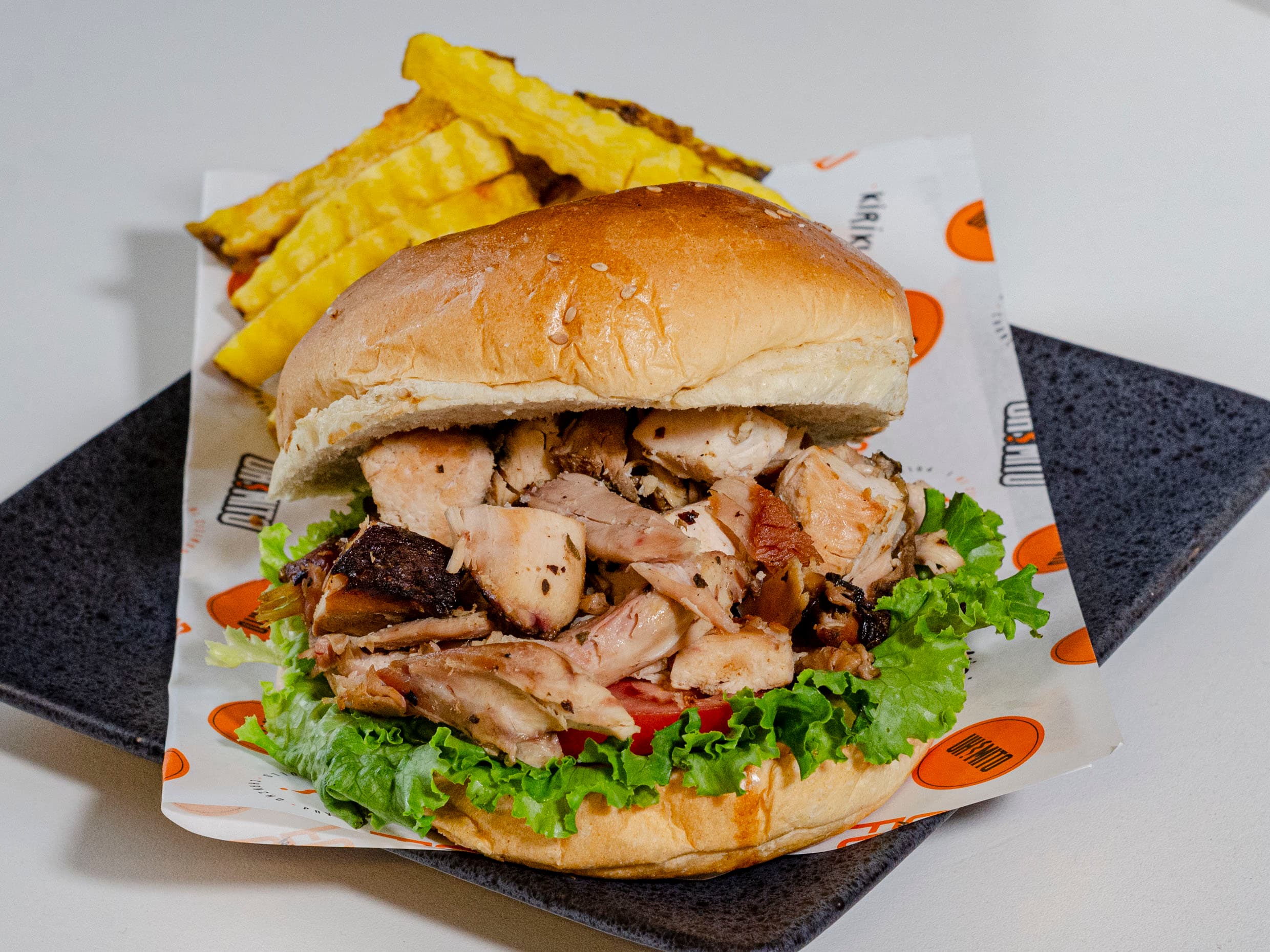 Sanguche de Pollo al Cilindro