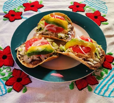 Tostada de Pollo 1 pza