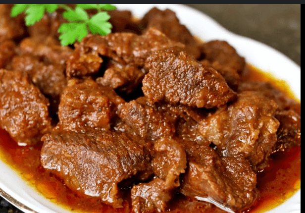 Medio Entero de Carne en Salsa ( taza de chino)
