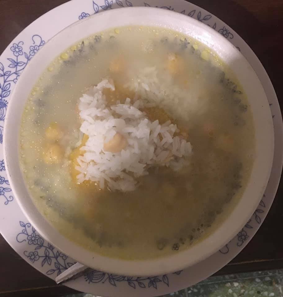 Quesadillas +Caldo + Agua