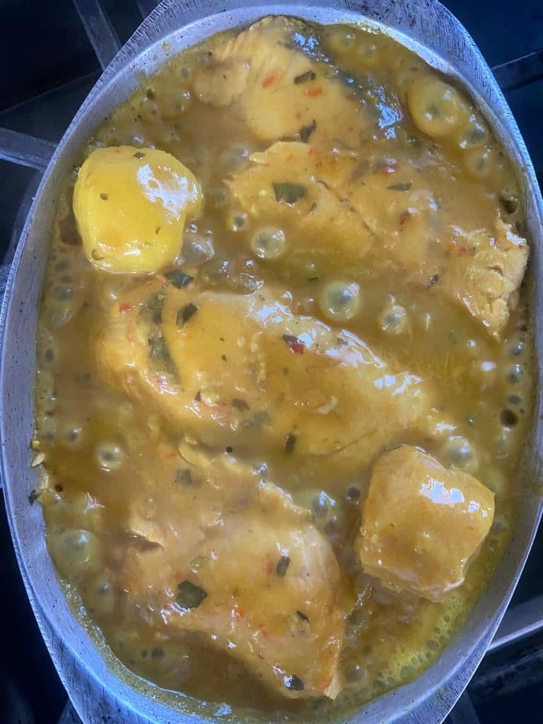 Bagre en Salsa de Camarones