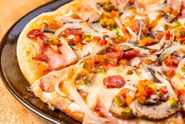 Pizza Cheers Jocosa