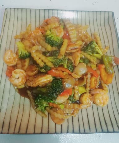 Camarones con Vegetales y Hongos
