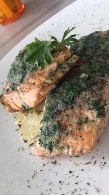Salmón al Ajillo