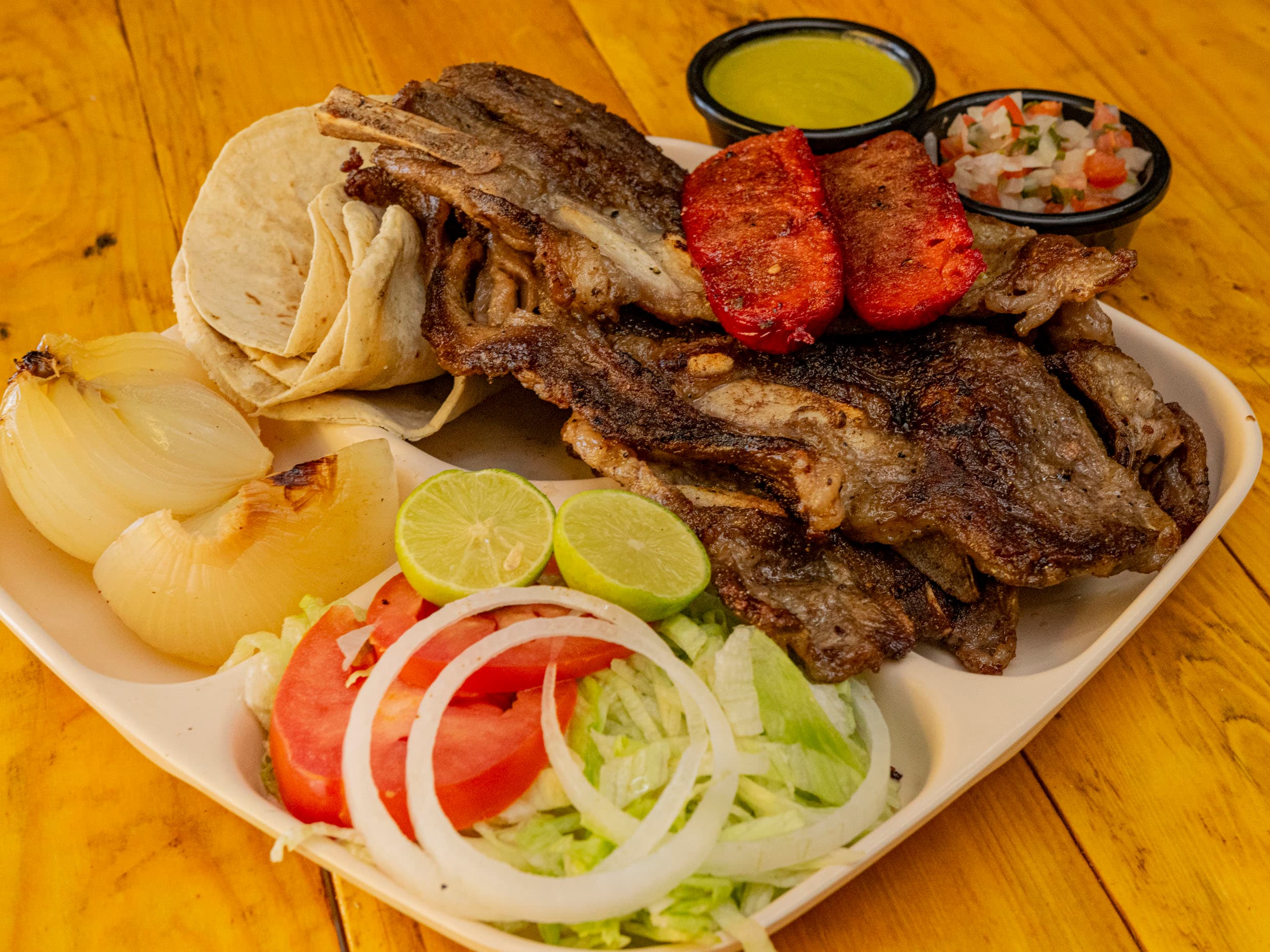 1 ORDEN SURTIDA (Carne y Costilla)