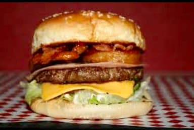 Combo-Hamburguesa Hawaiana + Papas + Soda