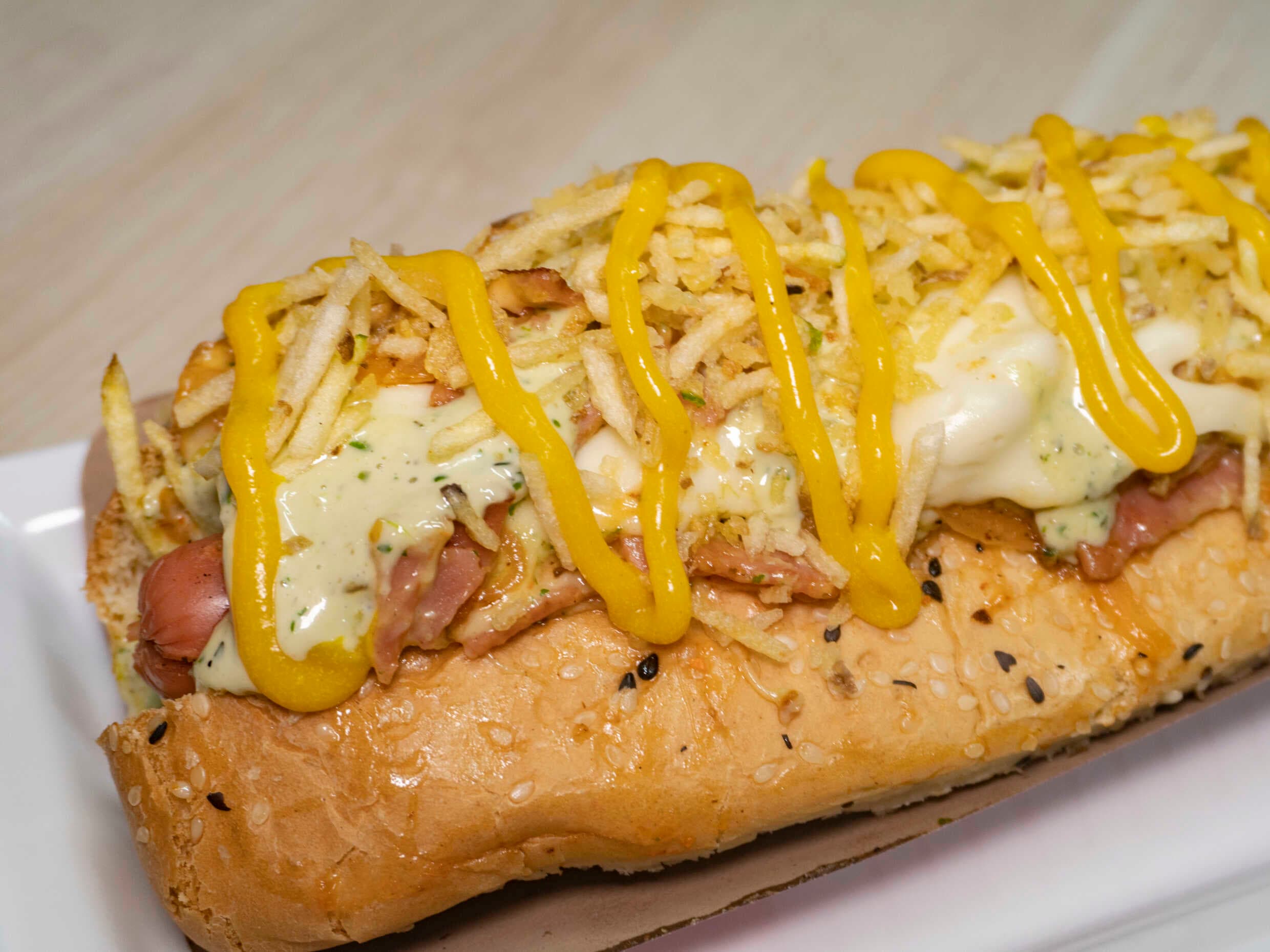 Combo Perro Americano con Papas y Gaseosa..