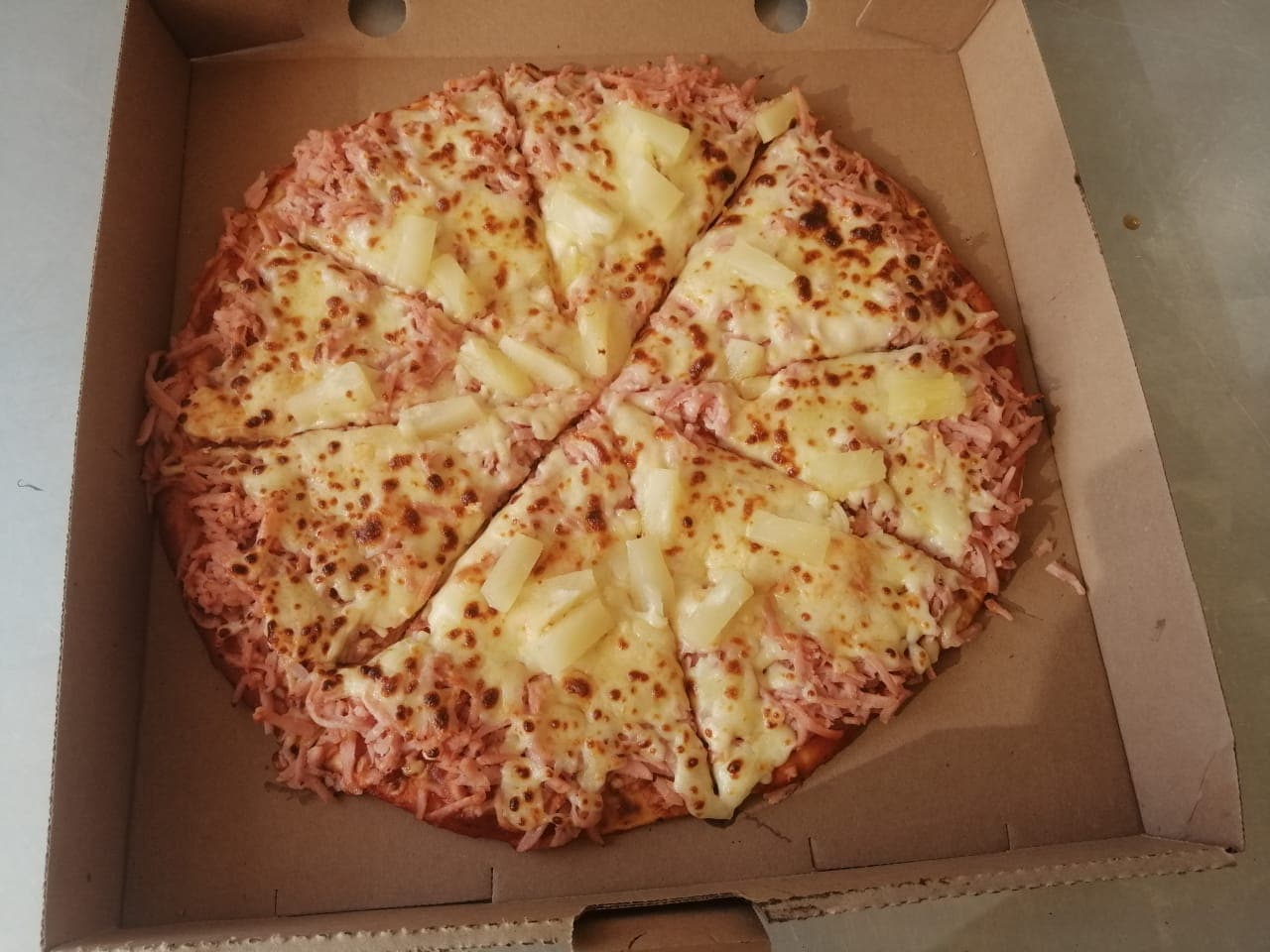 Hawaiana Grande de 35 Cm + Refresco 600 Ml