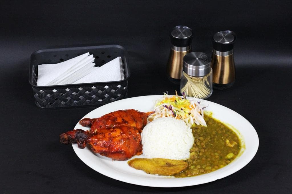 Almuerzo Completo con Cuarto de Pollo Asado