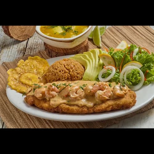 Róbalo en Salsa de Camarones