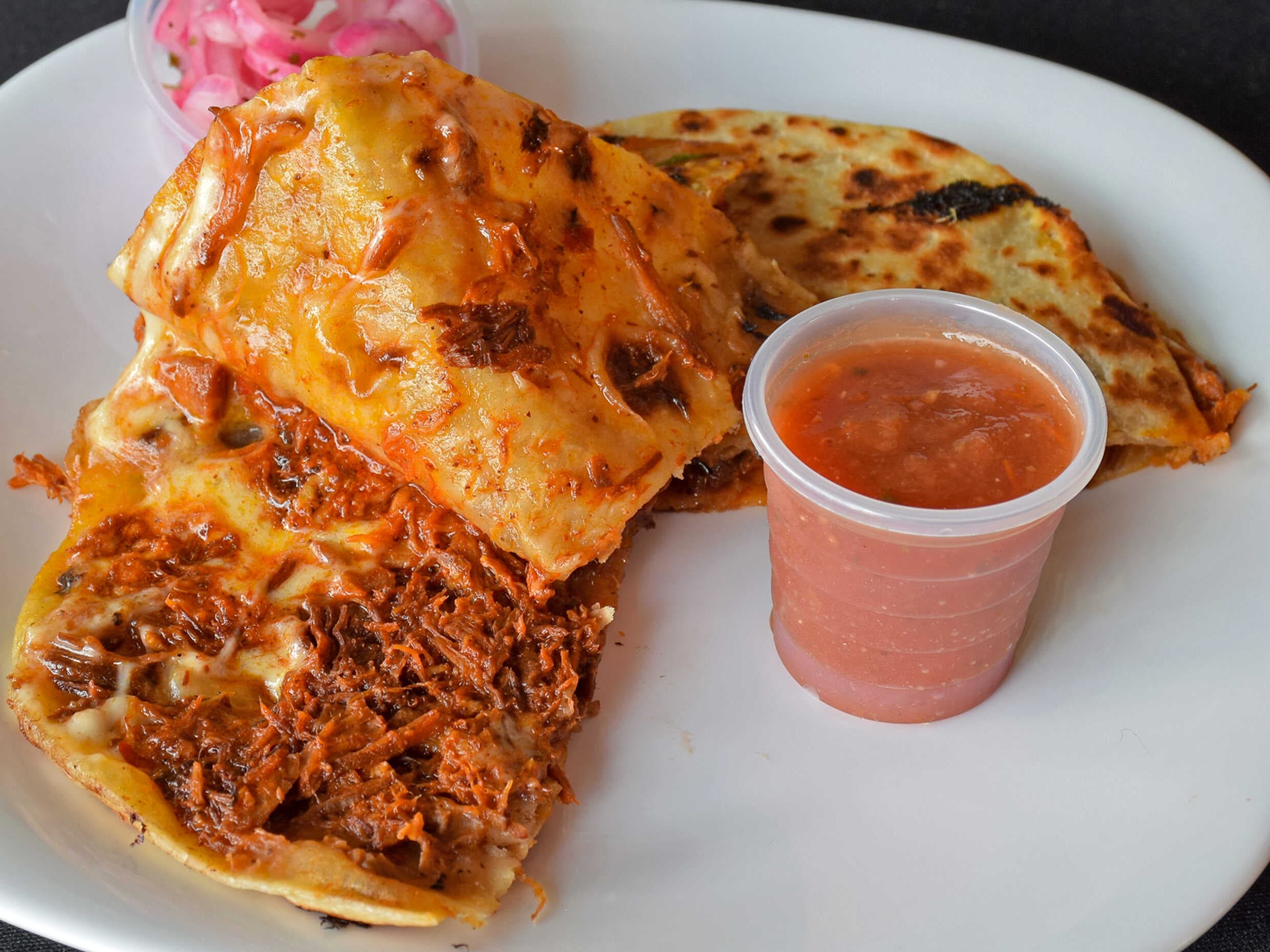 Quesadilla de cochinita pibil