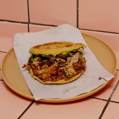 Gordita de Tinga de Pollo